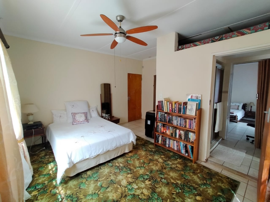 4 Bedroom Property for Sale in Kroondal North West